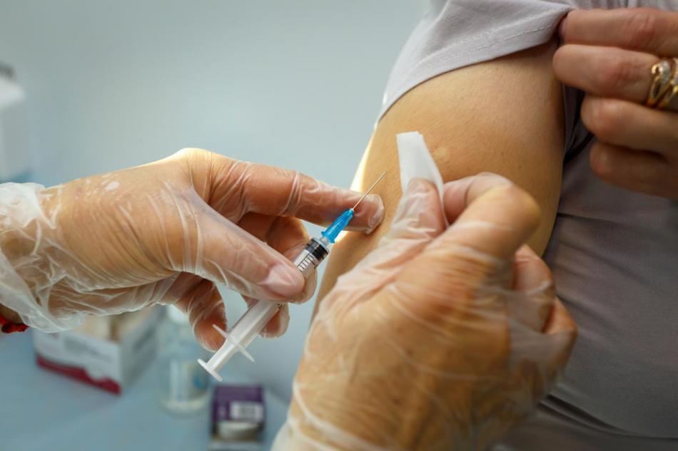 Вакцинацию от гриппа прошли более 350 тысяч жителей Томской области